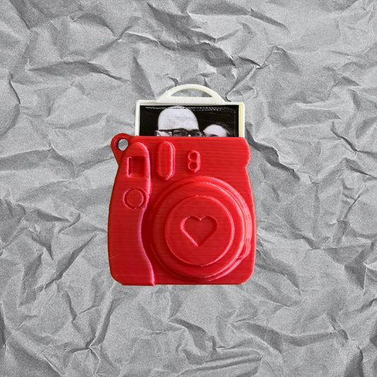 Regala este llavero con forma de cámara guarda foto tamaño XL, impreso 3D.