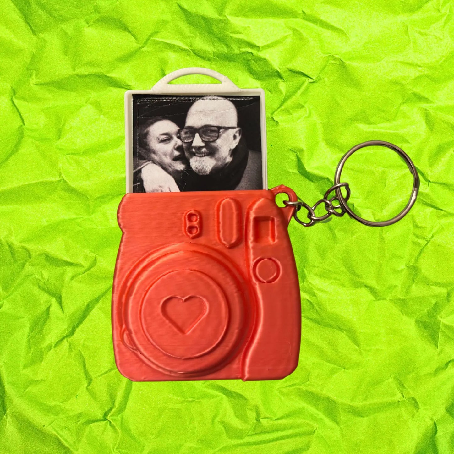 Llavero con forma de cámara guarda foto tamaño XL, impreso en 3D.