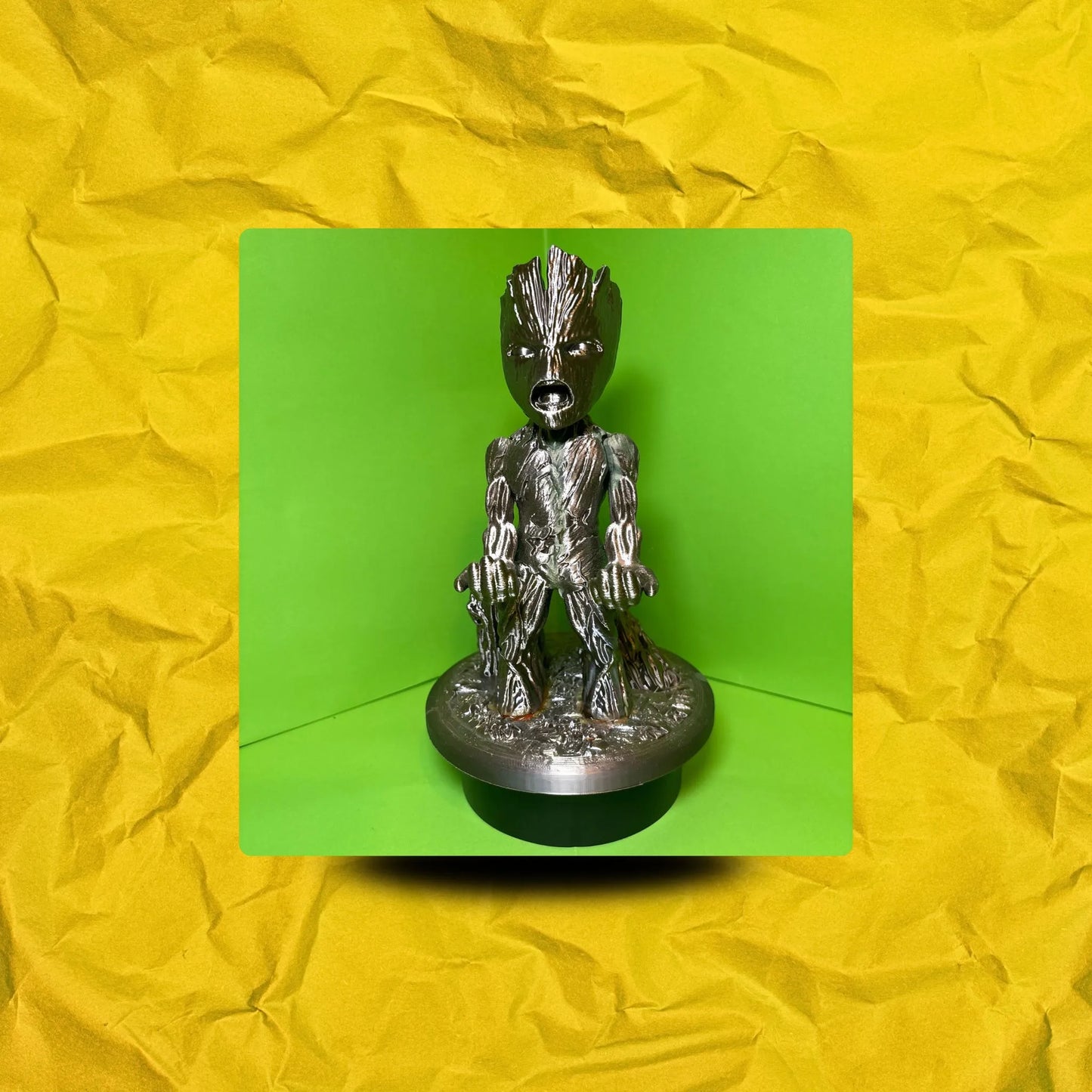 Soporte para mando de videojuego (ps4/ps5/xbox) de Groot impreso en 3D.